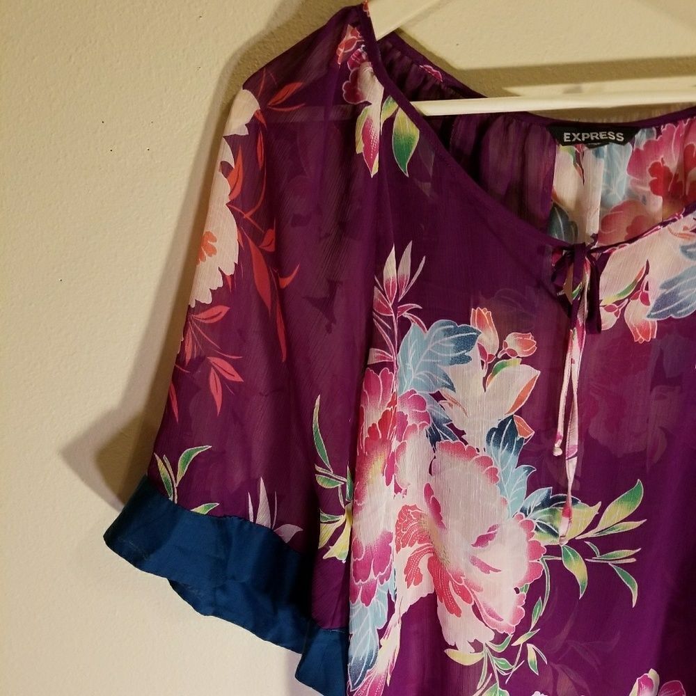 Express polyester flower blouse - Picture 4 of 9